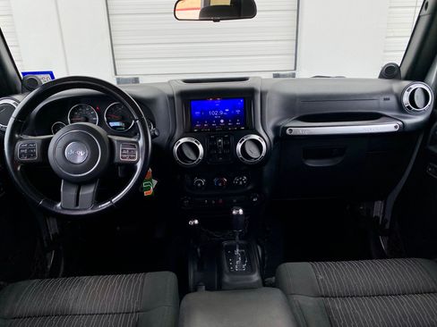 Used 2012 Jeep Wrangler Unlimited Sahara w/ Connectivity Group image 13