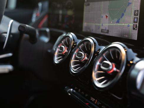 Used 2021 Mercedes-Benz GLB 35 AMG 4MATIC image 11