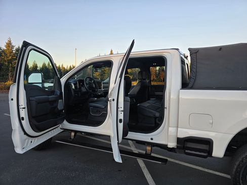 Used 2024 Ford F350 Lariat w/ Lariat Ultimate Package image 5