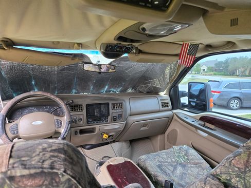 Used 2004 Ford Excursion Limited image 15