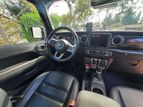 Used 2023 Jeep Wrangler Unlimited Rubicon 392 image 15