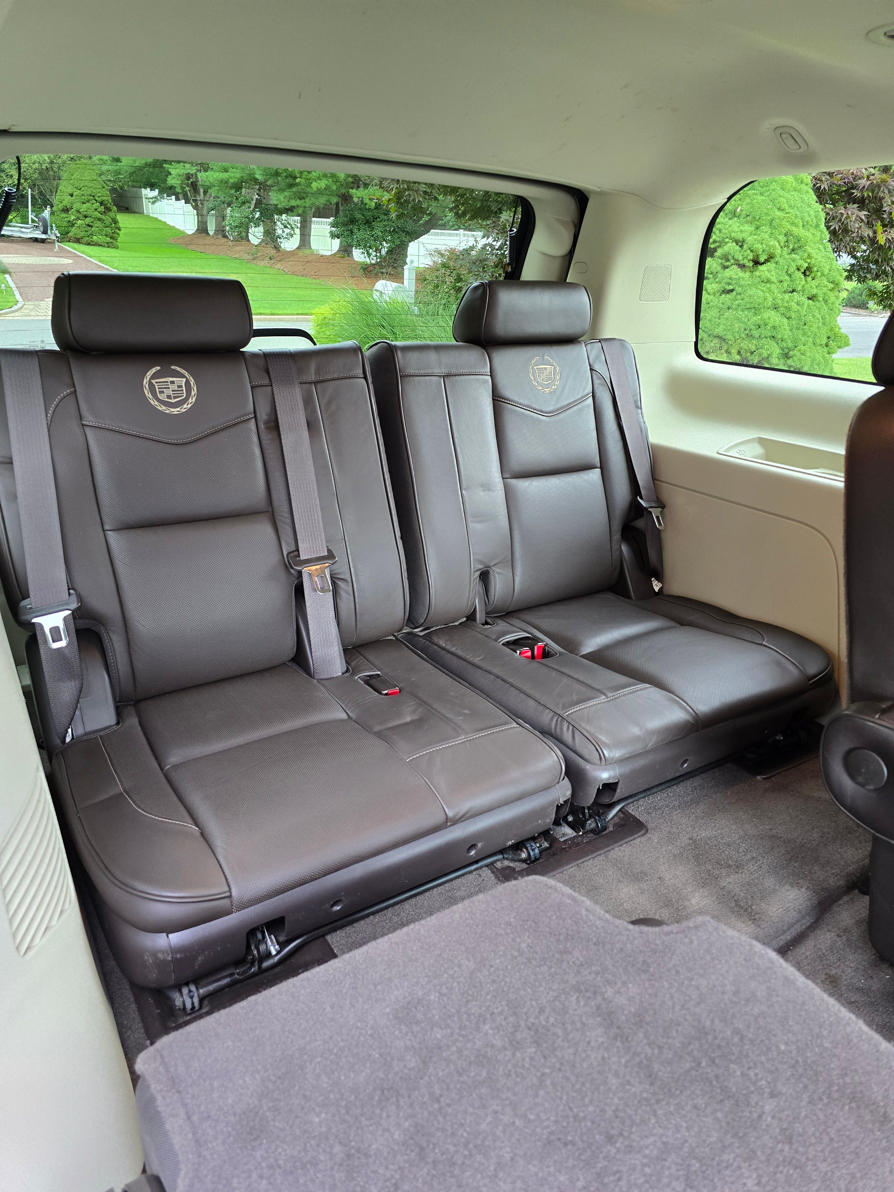 Used 2014 Cadillac Escalade Platinum AWD/4WD image 22