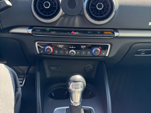 Used 2017 Audi A3 e-tron Premium image 9