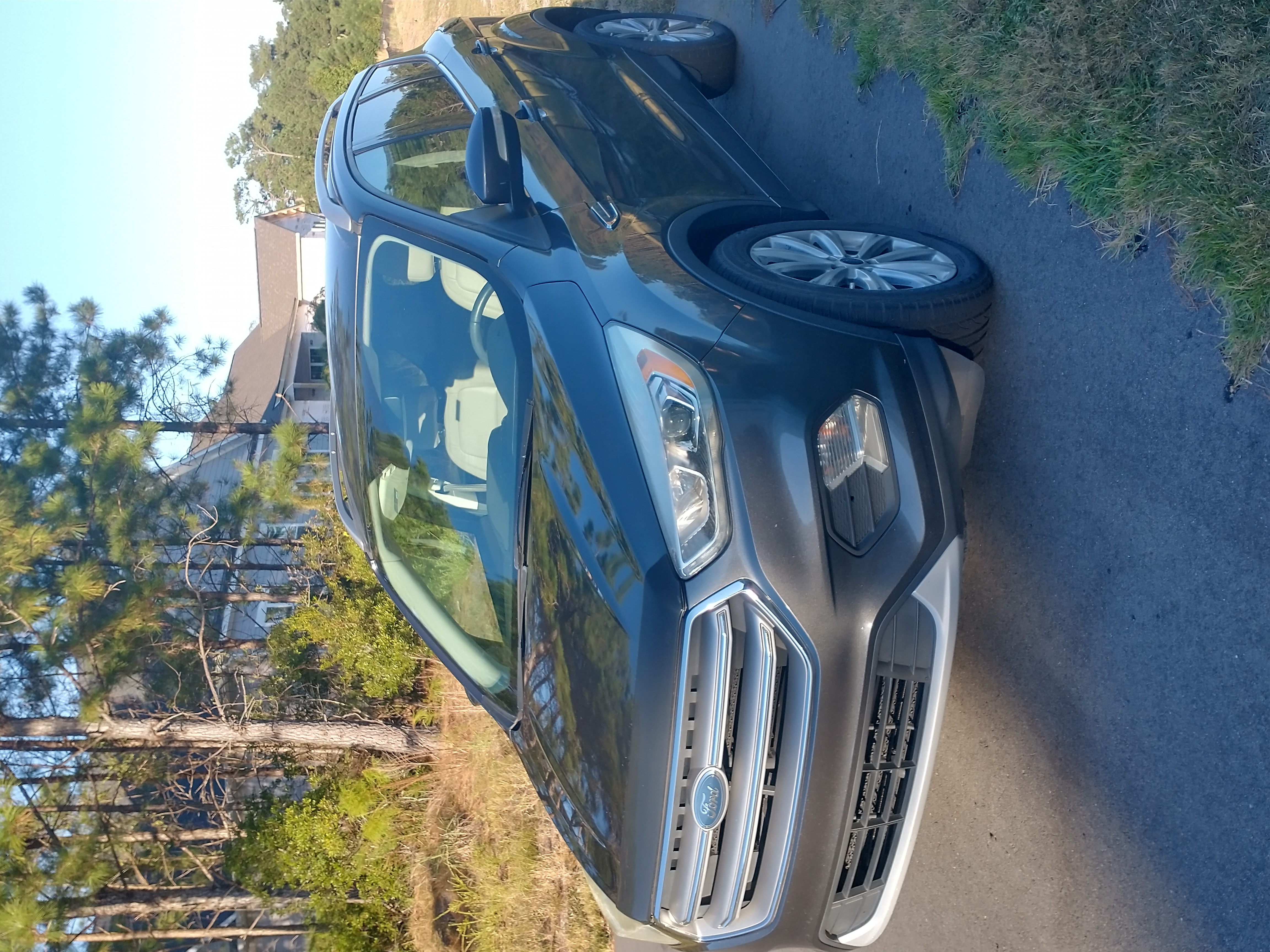 Used 2017 Ford Escape Titanium FWD image 6