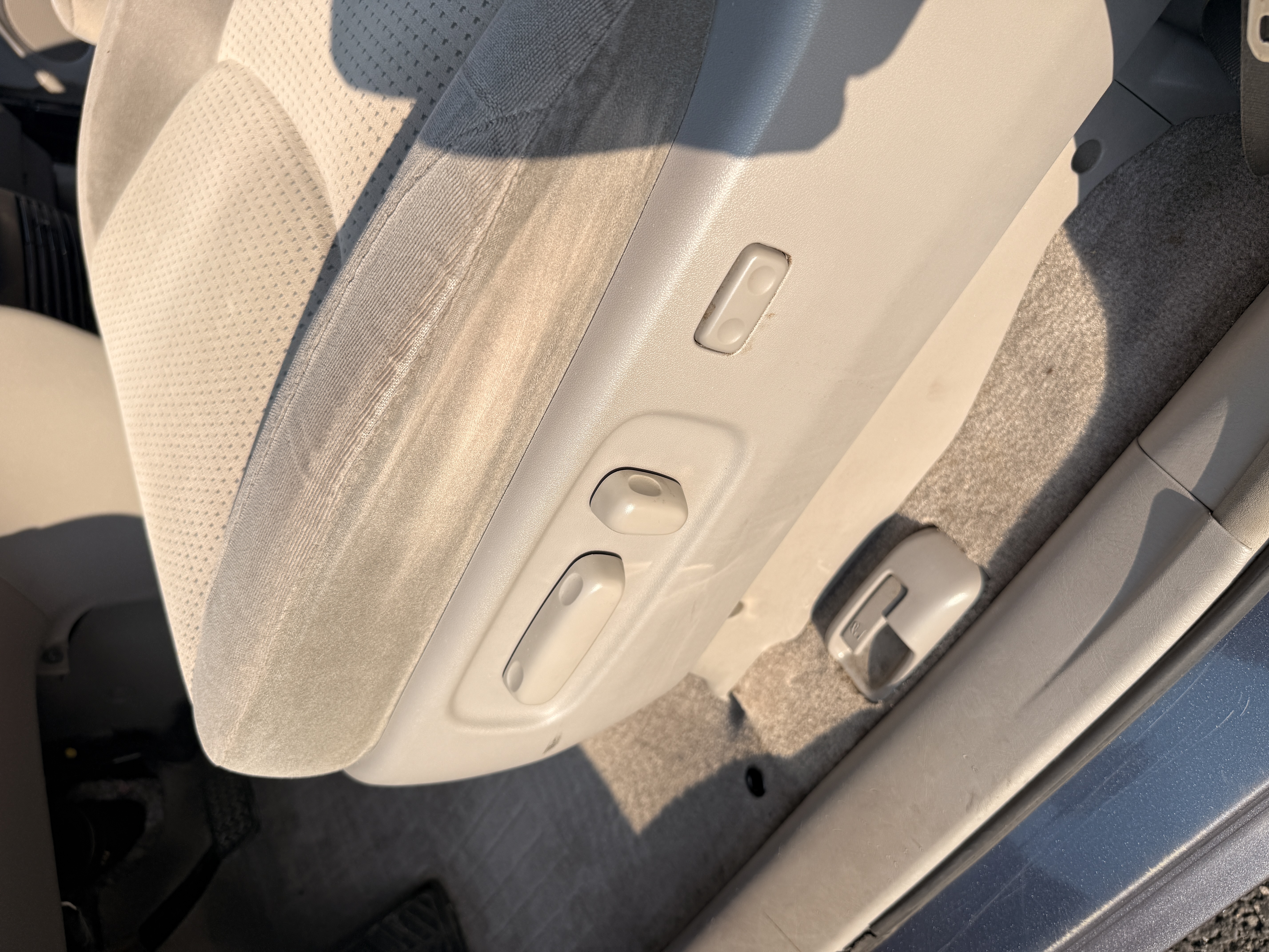 Used 2010 Toyota Sienna LE AWD/4WD image 15
