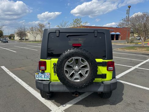 Used 2017 Jeep Wrangler Unlimited Rubicon w/ Connectivity Group image 4