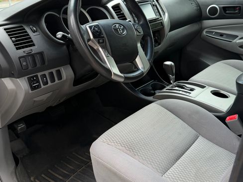 Used 2015 Toyota Tacoma PreRunner w/ SR5 Package RWD image 9