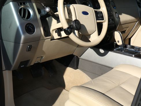 Used 2014 Ford Expedition EL XLT w/ Equipment Group 202A image 5