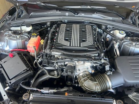 Used 2019 Chevrolet Camaro ZL1 RWD image 11