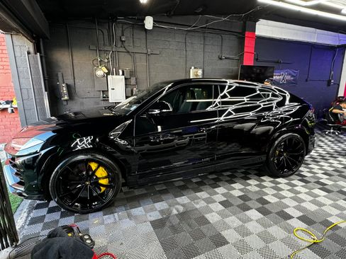 Used 2022 Lamborghini Urus AWD/4WD image 4