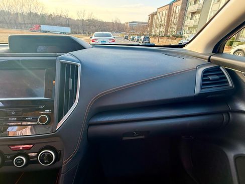 Used 2020 Subaru Crosstrek 2.0i Premium w/ Moonroof Package 2 image 9