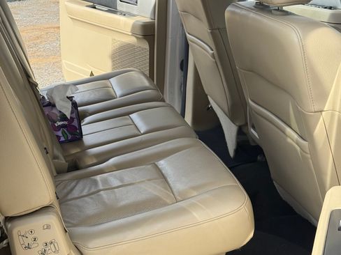 Used 2017 Ford Expedition EL XLT w/ Equipment Group 202A image 8