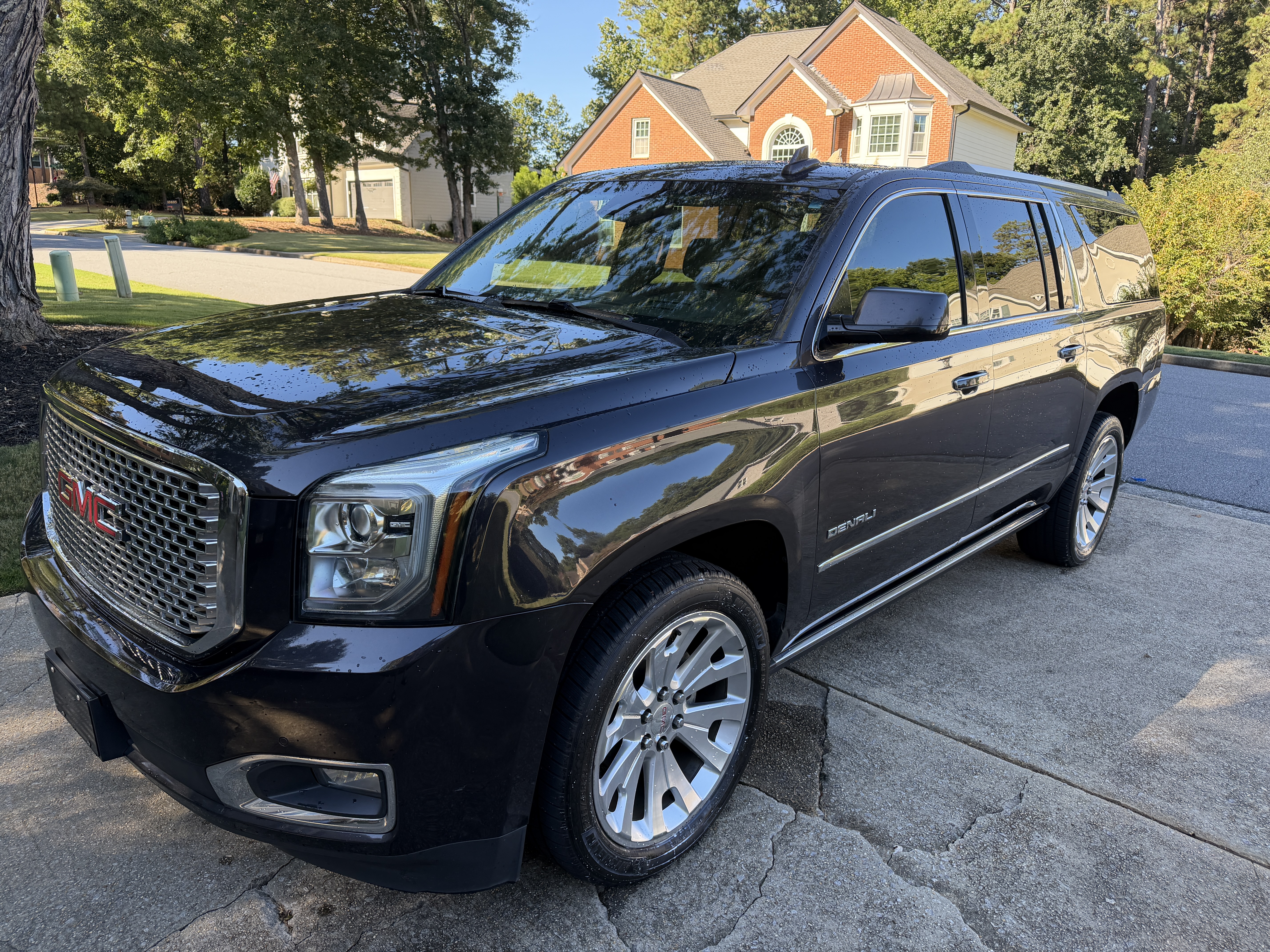 Used 2016 GMC Yukon XL Denali w/ Open Road Package AWD/4WD image 4