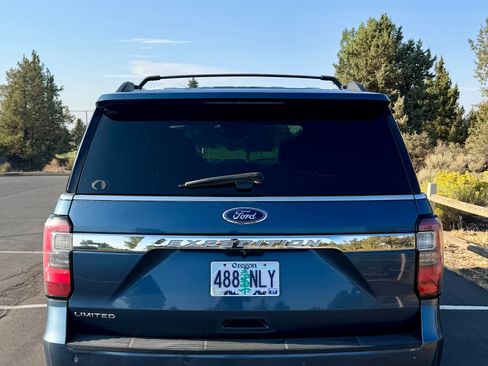 Used 2018 Ford Expedition Limited w/ Equipment Group 302A AWD/4WD image 6