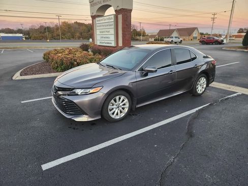 Used 2020 Toyota Camry LE w/ Carpet Mat Package image 4