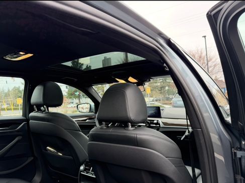 Used 2019 BMW 530i w/ Convenience Package image 10