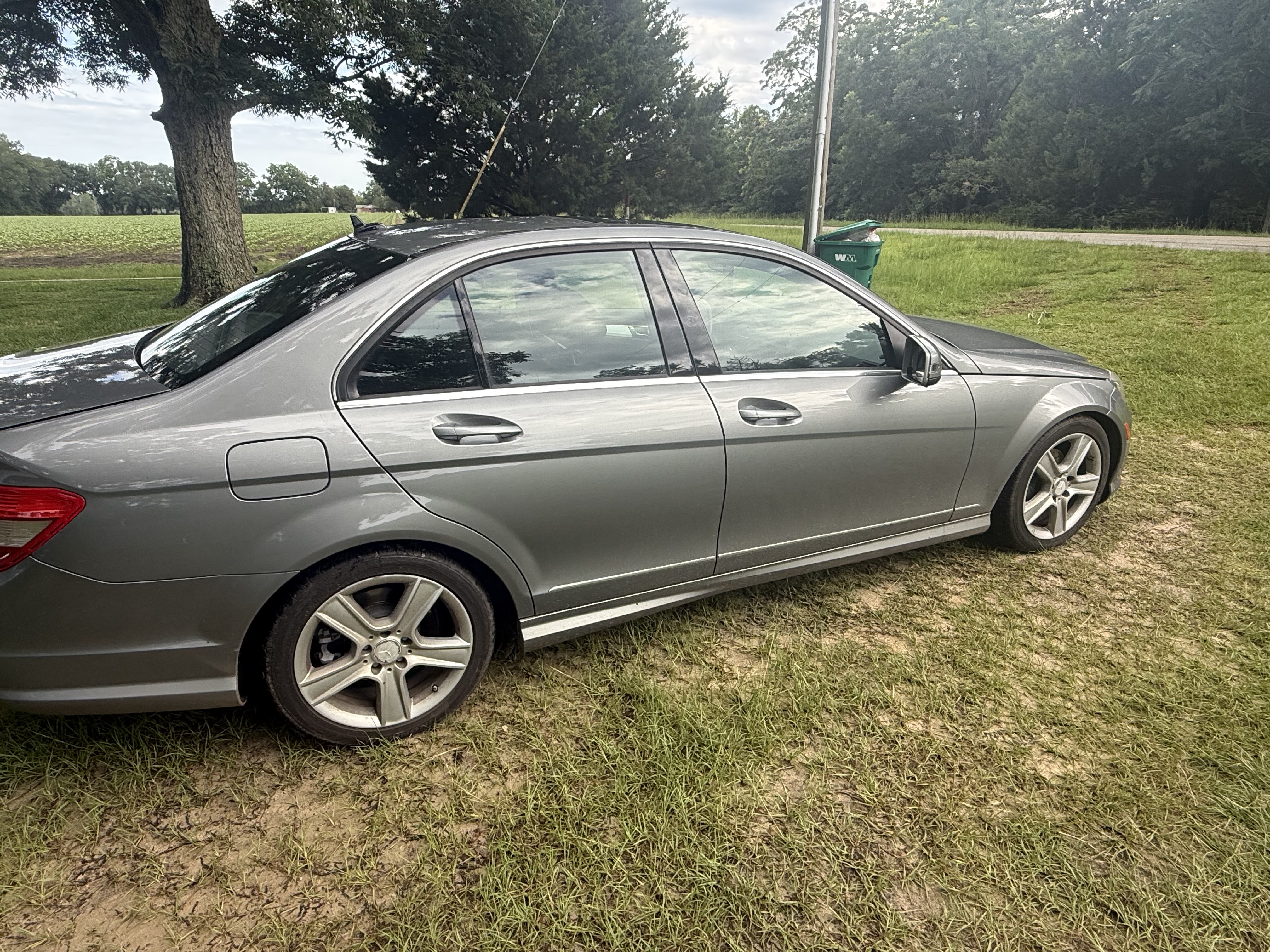 Used 2011 Mercedes-Benz C 300 Sedan image 1