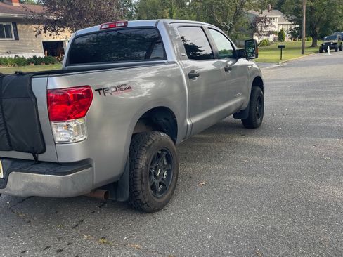 Used 2010 Toyota Tundra 4x4 CrewMax w/ TRD Off-Road Pkg image 10