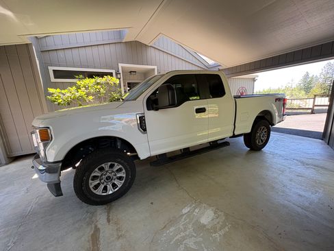 Used 2021 Ford F350 XL w/ STX Appearance Package AWD/4WD image 2
