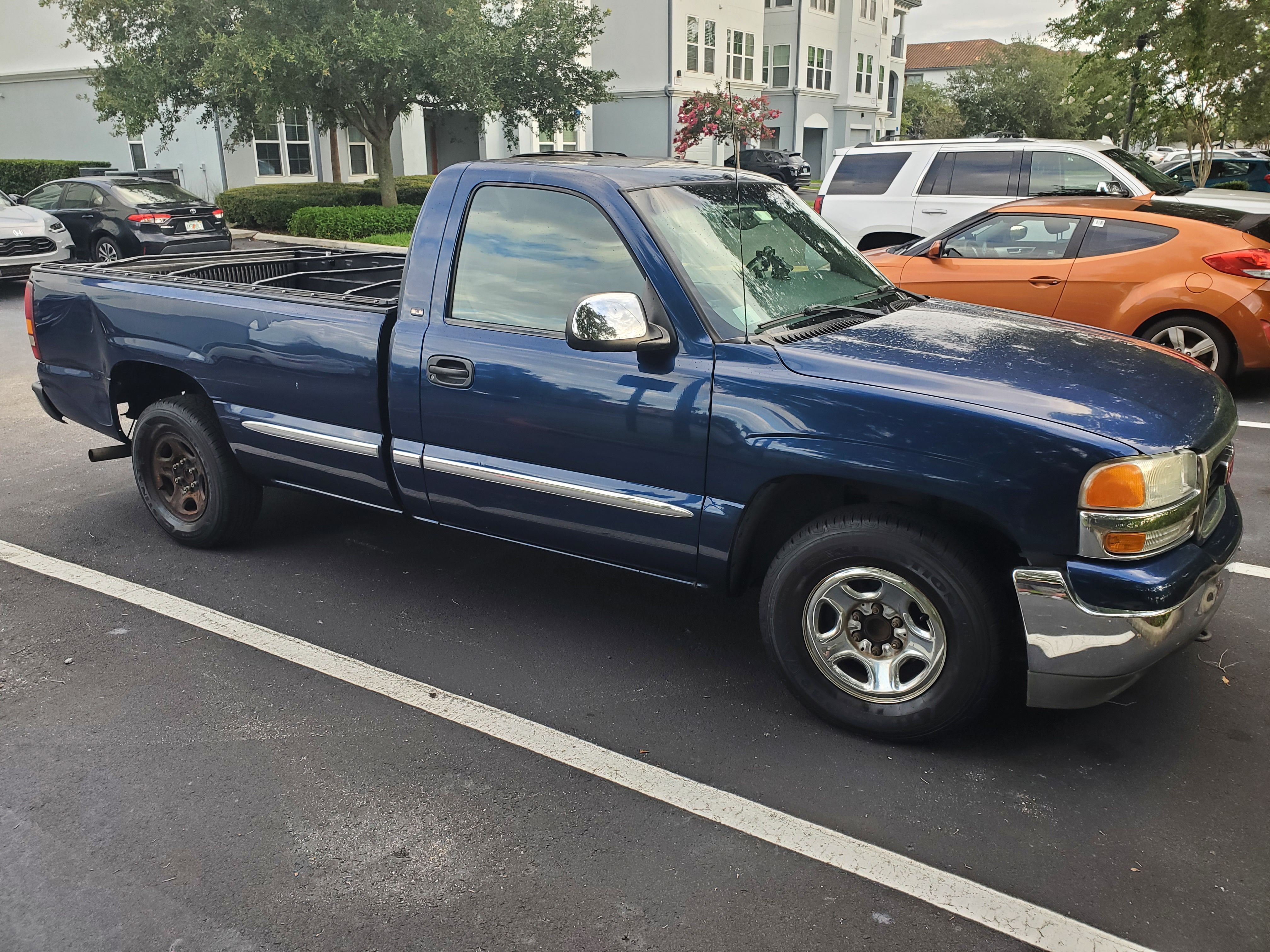 Used 2001 GMC Sierra 1500 SLE w/ Convenience Plus Group RWD image 2