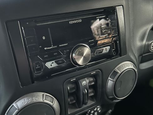 Used 2013 Jeep Wrangler Unlimited Sport image 13