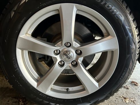 Used 2013 Chrysler 300 AWD w/ Driver Convenience Group image 11