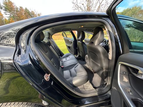 Used 2016 Volvo S60 T5 Premier image 17