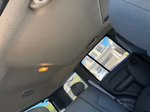 Used 2005 Jeep Liberty Sport image 11