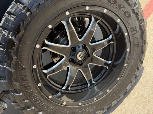 Used 2017 Jeep Wrangler Unlimited Sport w/ Connectivity Group AWD/4WD image 22