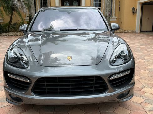 Used 2014 Porsche Cayenne GTS image 2