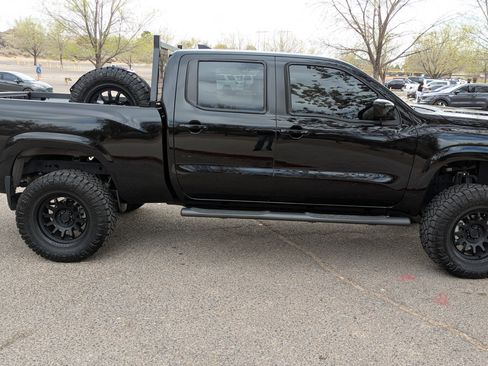 Used 2023 Nissan Frontier SV w/ Technology Package image 10