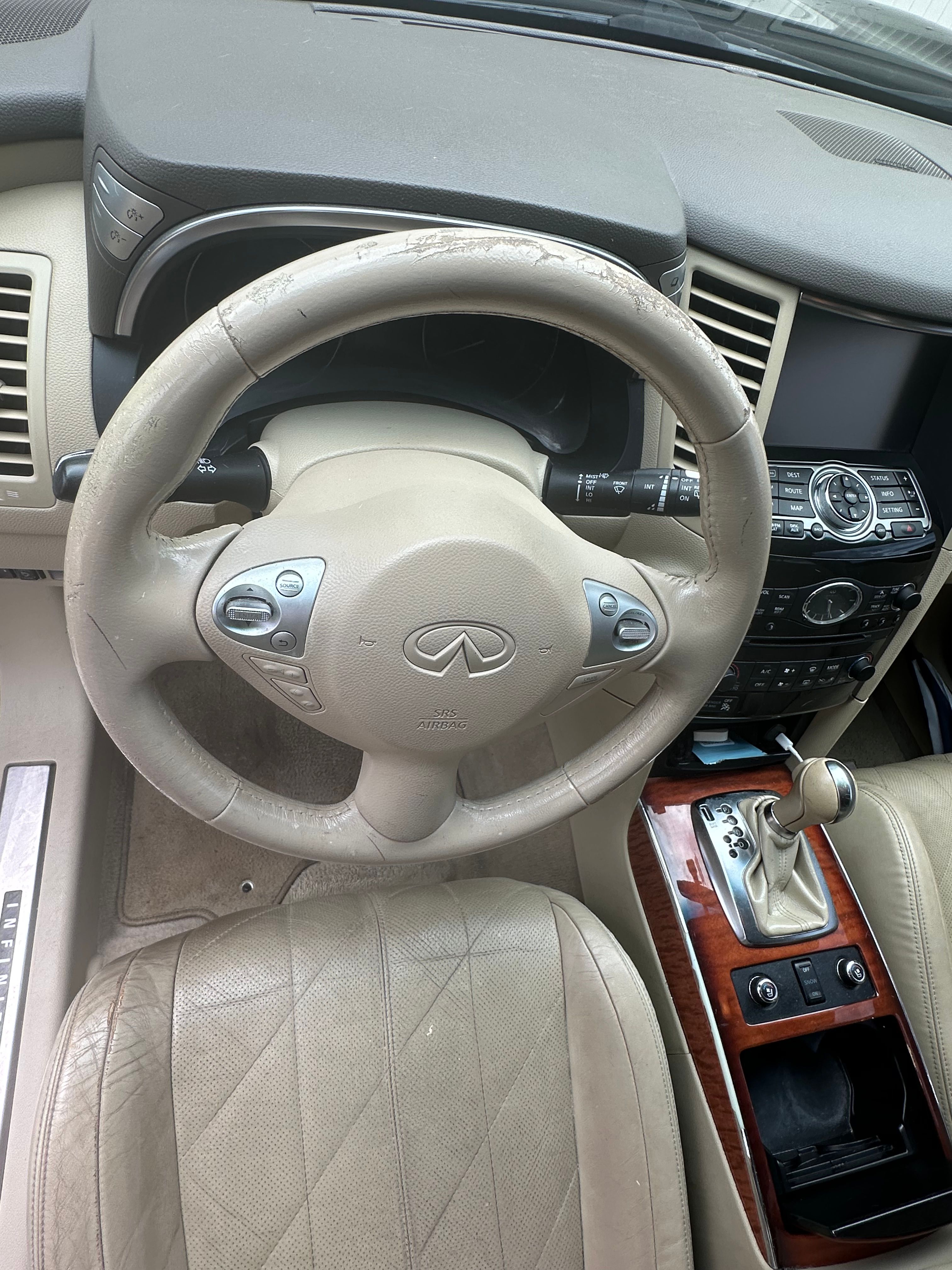 Used 2015 INFINITI QX70 AWD w/ Premium Package image 24