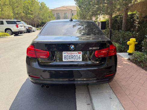 Used 2018 BMW 330i Sedan w/ Convenience Package RWD image 5