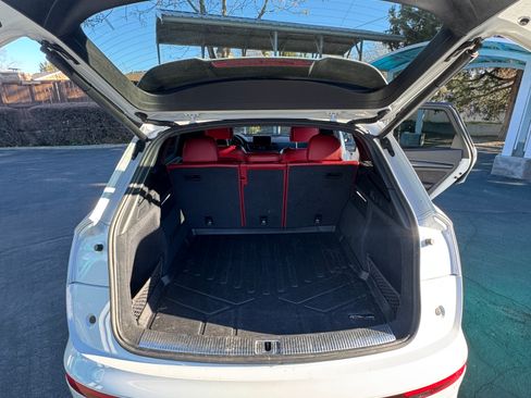 Used 2020 Audi SQ5 Premium Plus w/ Premium Plus Package image 14