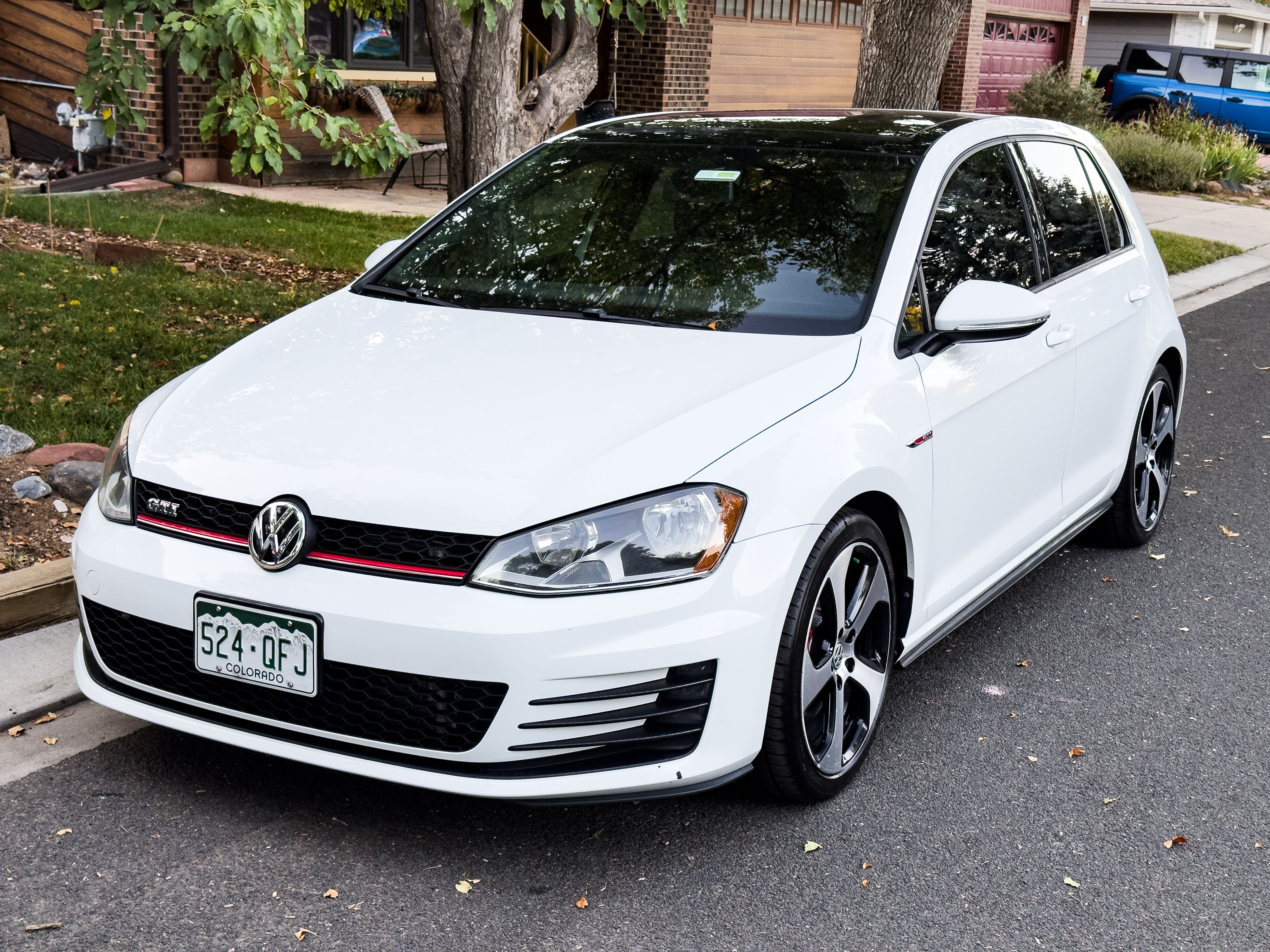 Used 2015 Volkswagen GTI SE FWD image 4