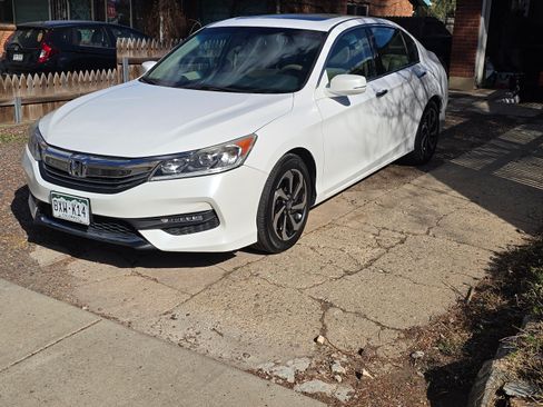 Used 2017 Honda Accord EX-L image 2
