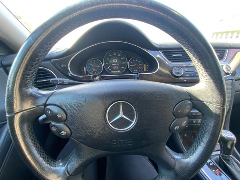 Used 2007 Mercedes-Benz CLS 550 image 2