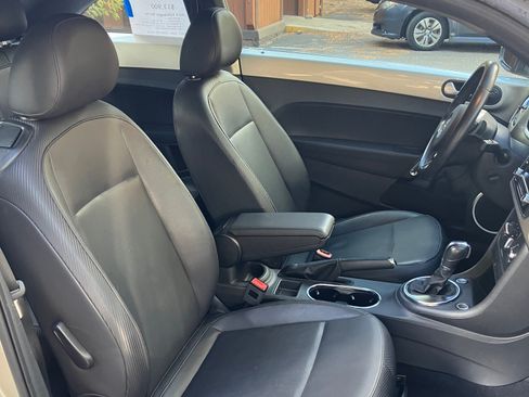 Used 2013 Volkswagen Beetle TDI image 11
