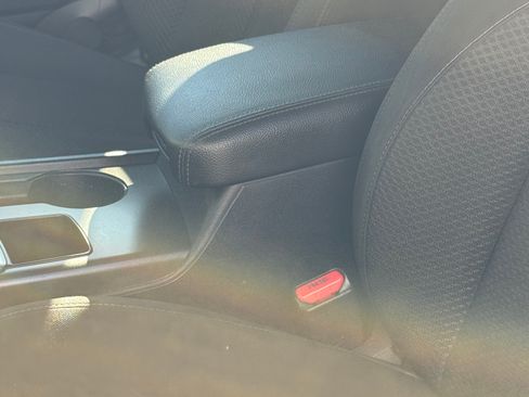 Used 2018 Kia Optima LX image 9