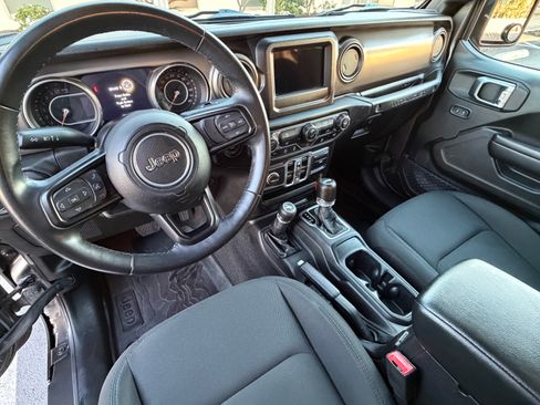 Used 2018 Jeep Wrangler Unlimited Sport S image 10