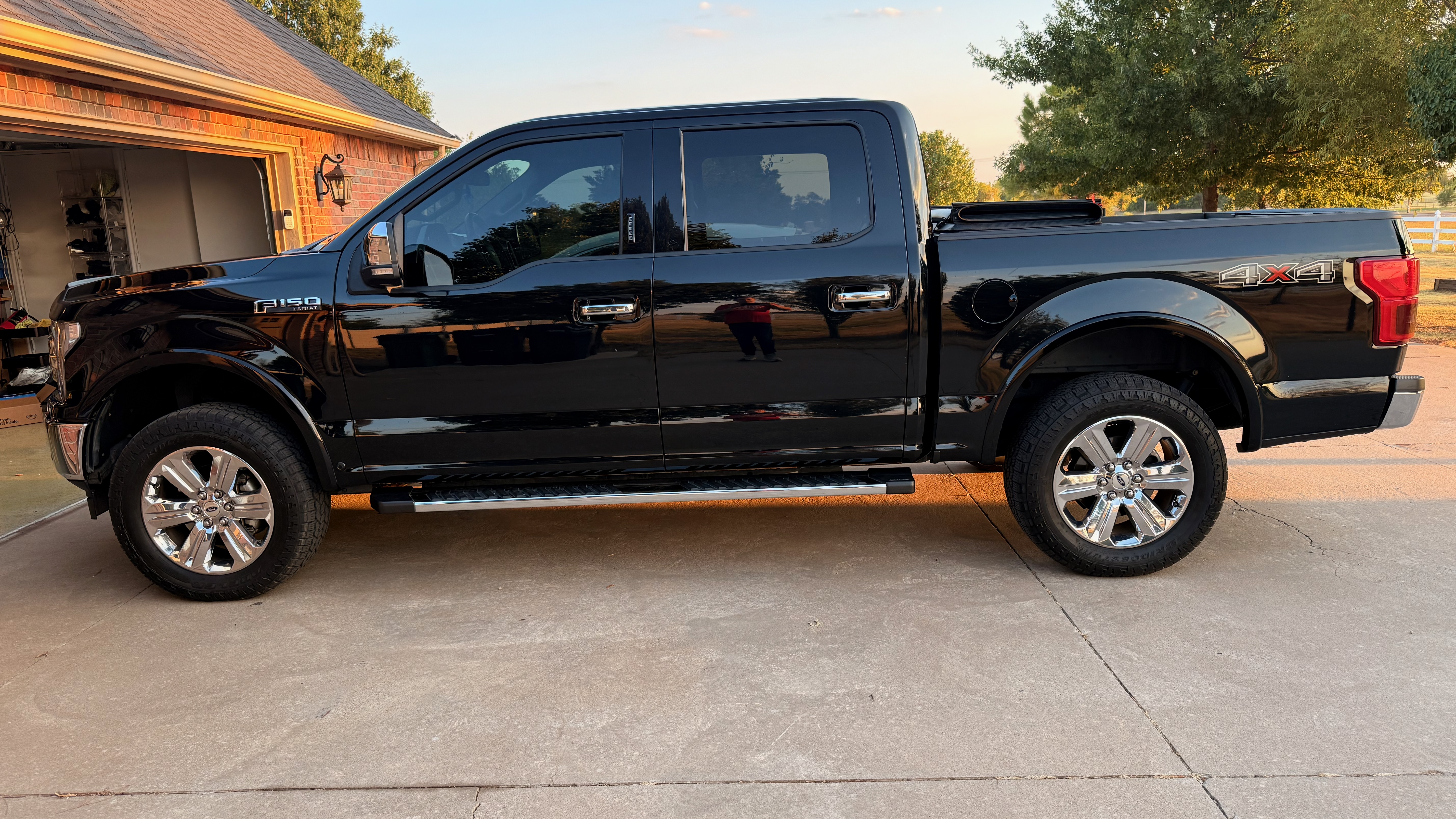 Used 2018 Ford F150 Lariat w/ Equipment Group 502A Luxury AWD/4WD image 1
