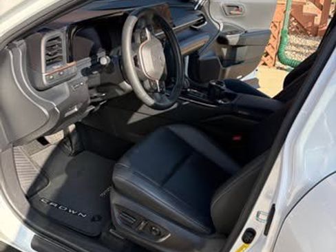 Used 2024 Toyota Crown Platinum image 6