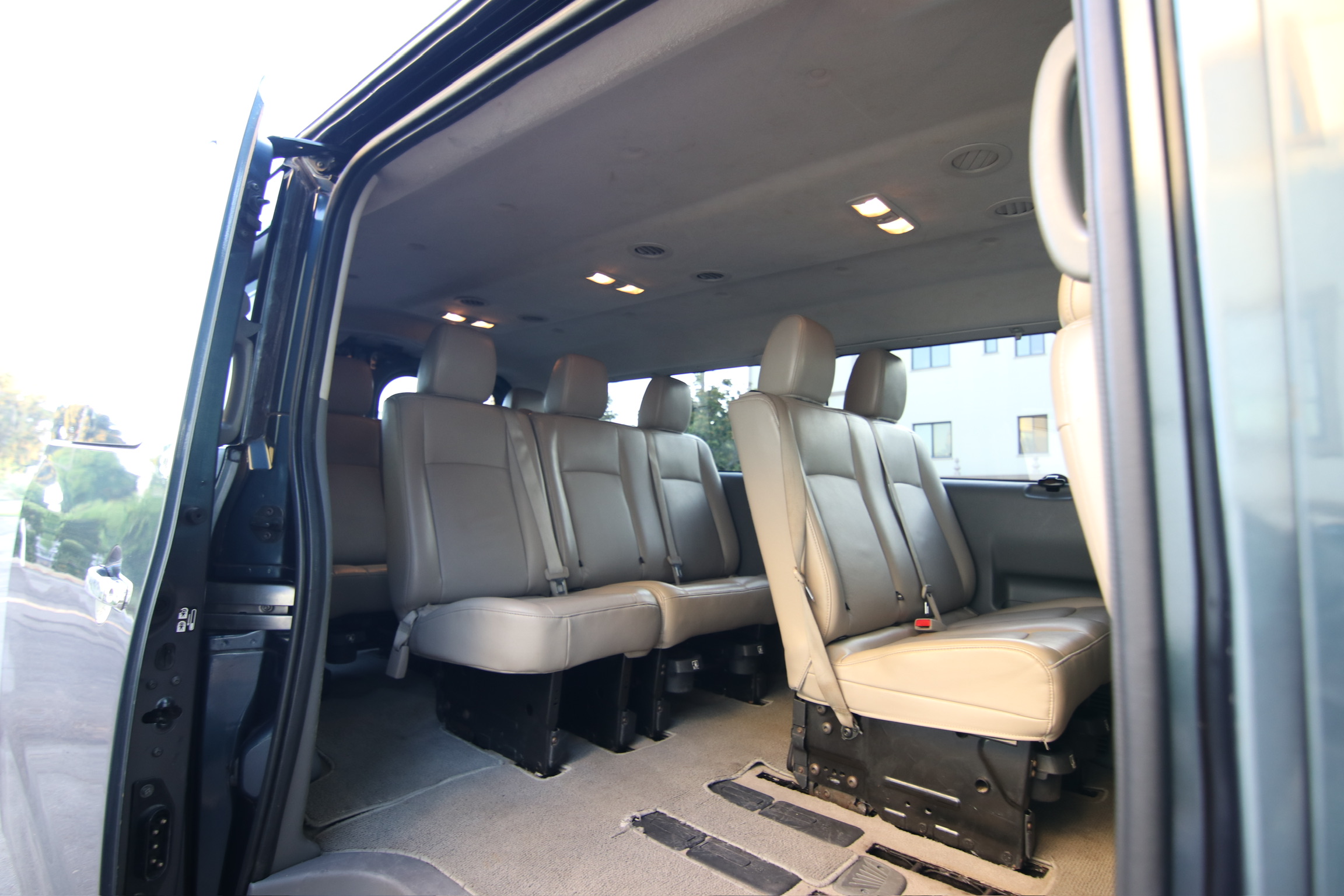 Used 2013 Nissan NV 3500 SL w/ Technology Pkg RWD image 22