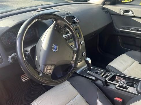 Used 2010 Volvo S40 T5 R-Design image 9