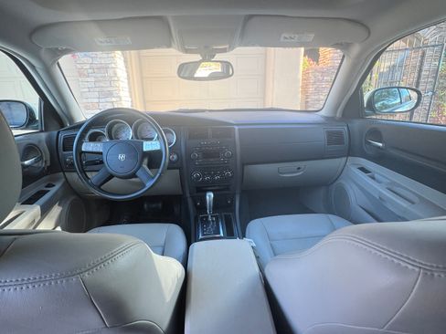 Used 2005 Dodge Magnum R/T w/ Convenience Group II image 11