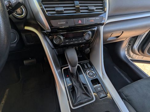 Used 2022 Mitsubishi Eclipse Cross AWD image 8