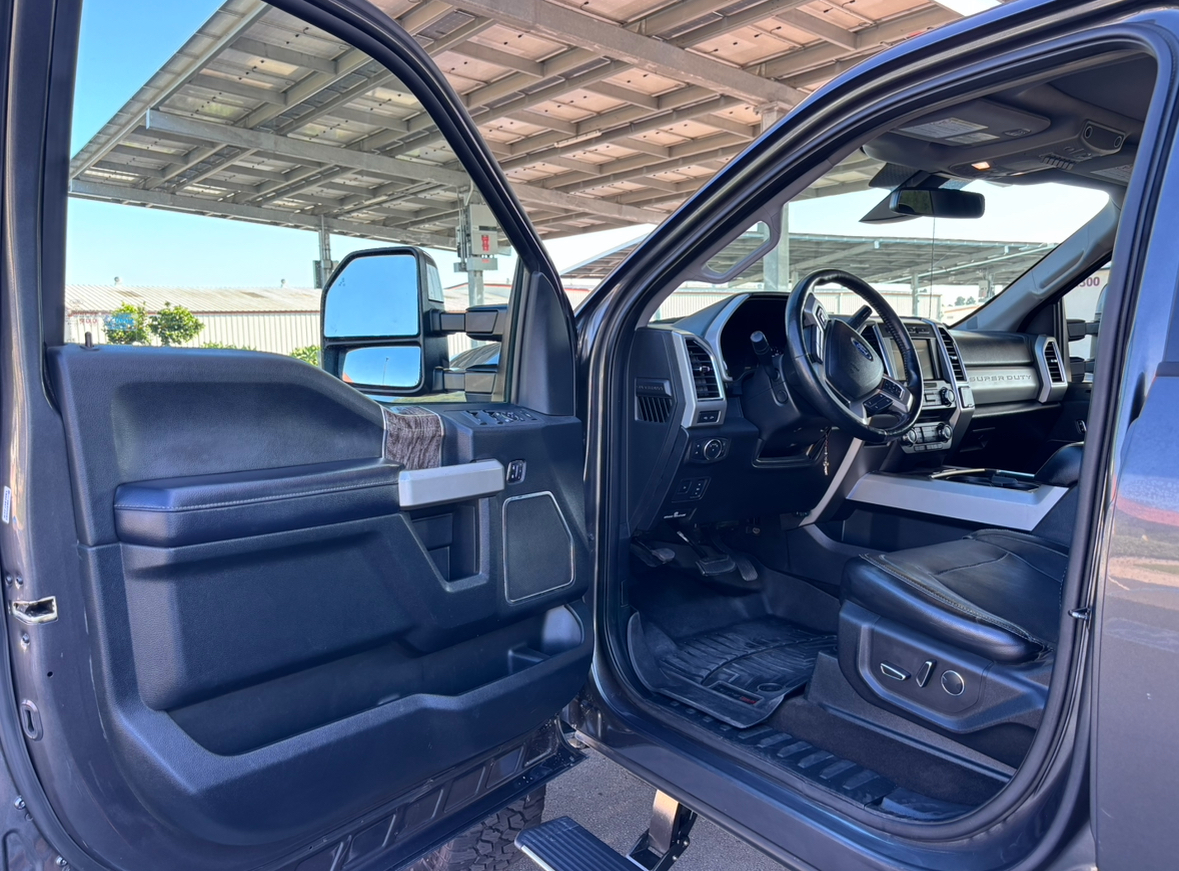 Used 2018 Ford F250 Lariat w/ Lariat Ultimate Package AWD/4WD image 18