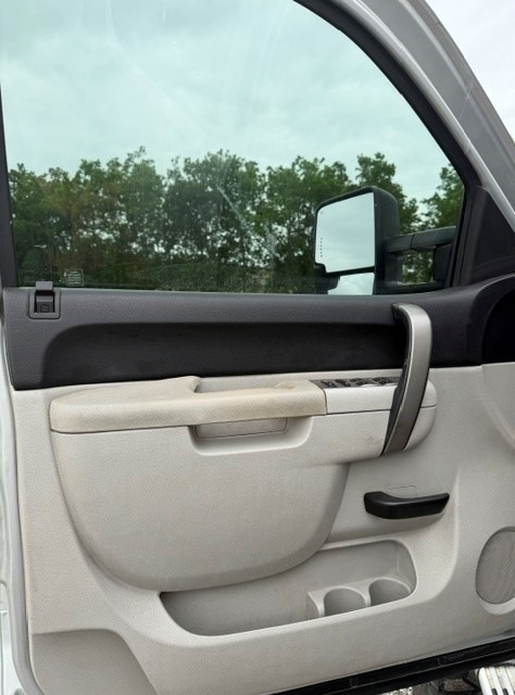 Used 2011 Chevrolet Silverado 2500 LT AWD/4WD image 6