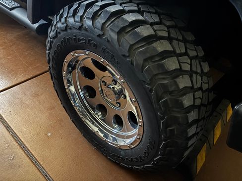 Used 2010 Jeep Wrangler Sport w/ Black Appearance Group image 2