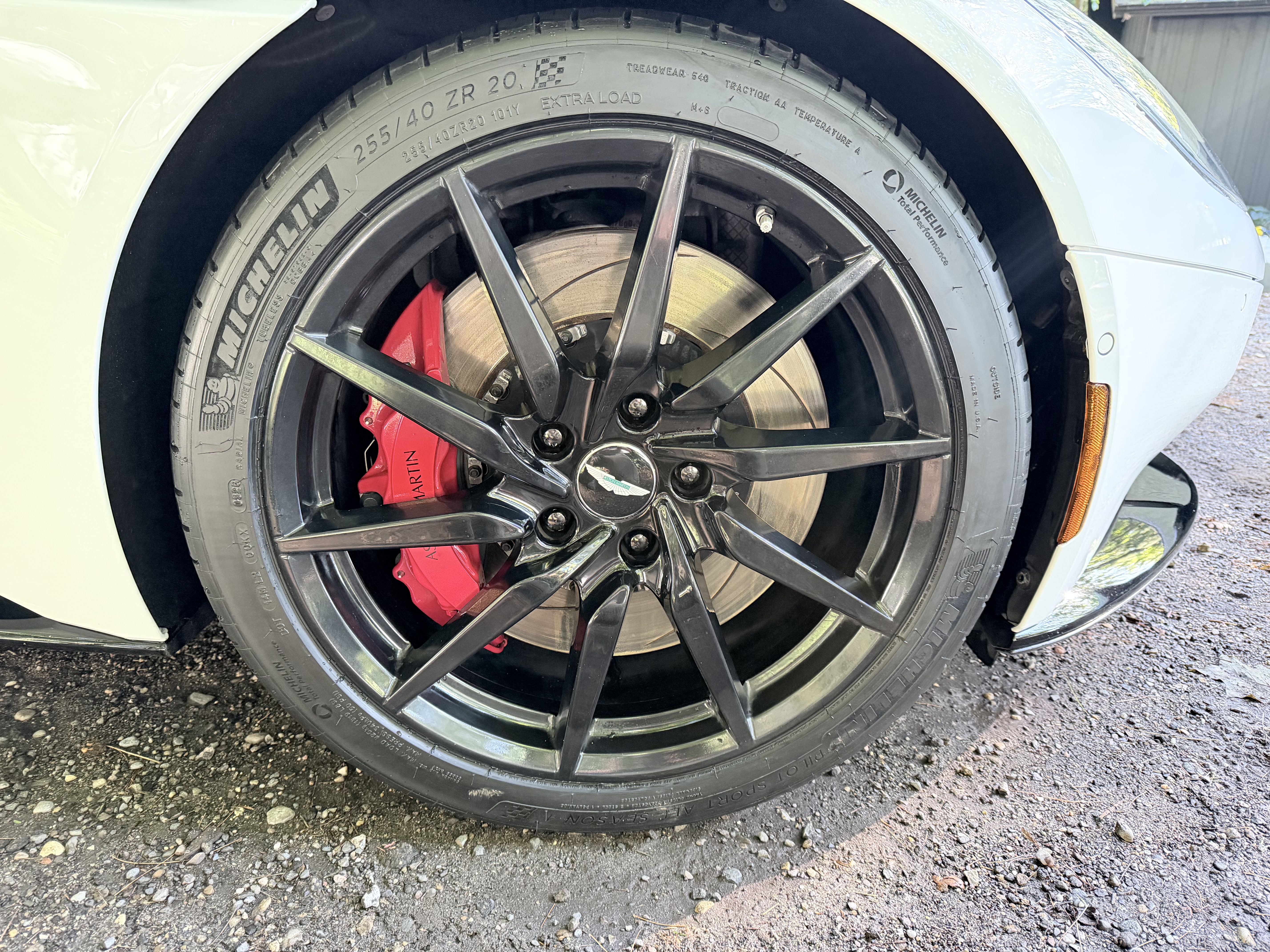 Used 2018 Aston Martin DB11 V12 RWD image 27
